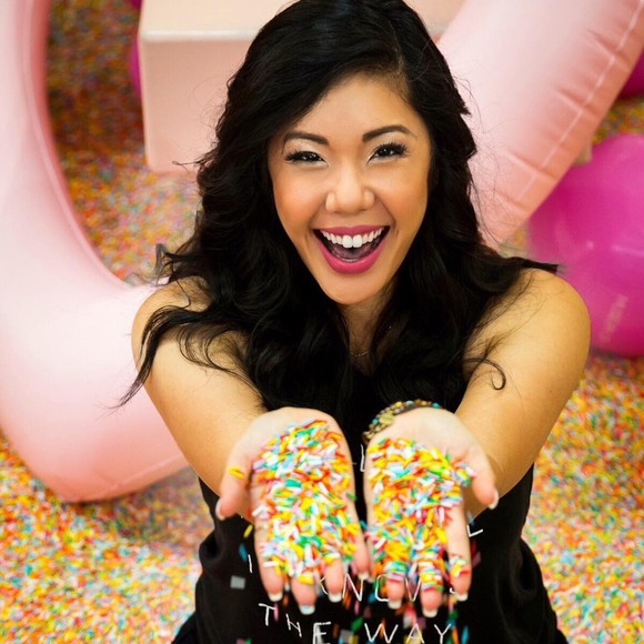 Welcome to my magical closet + boutique! ๐๐ฅ๐ - Picture 5 of 5